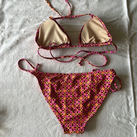 Size small multicolor bikini excellent condition - Picture 2 of 5